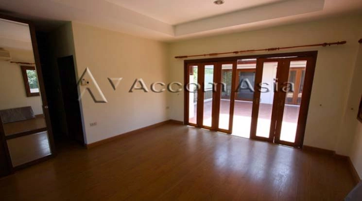  1  4 br House For Rent in New Phetchaburi ,Bangkok ARL Ramkhamhaeng 1918121