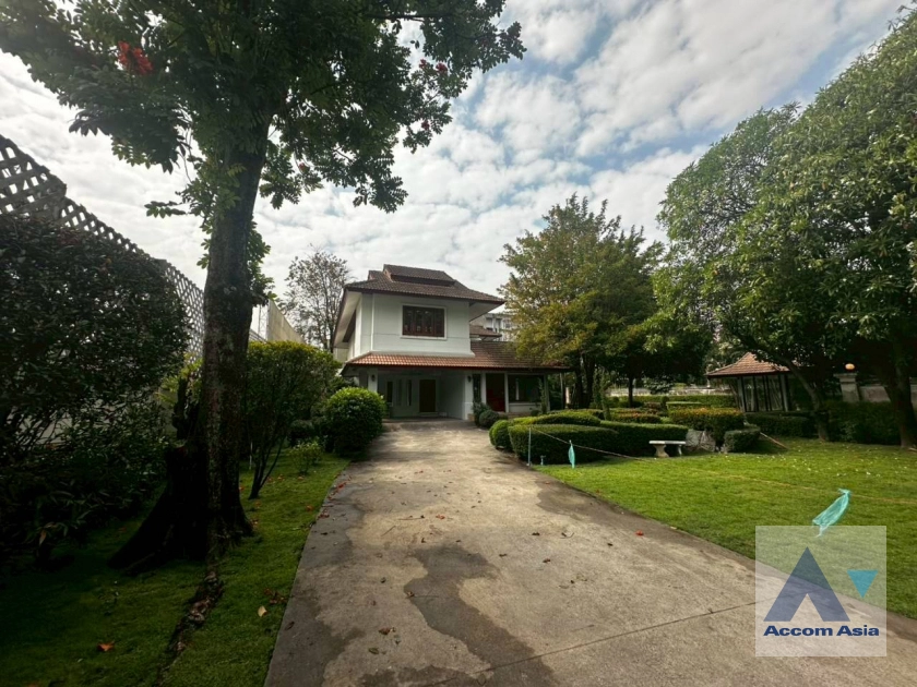 32  4 br House for rent and sale in New Phetchaburi ,Bangkok ARL Ramkhamhaeng 1918121