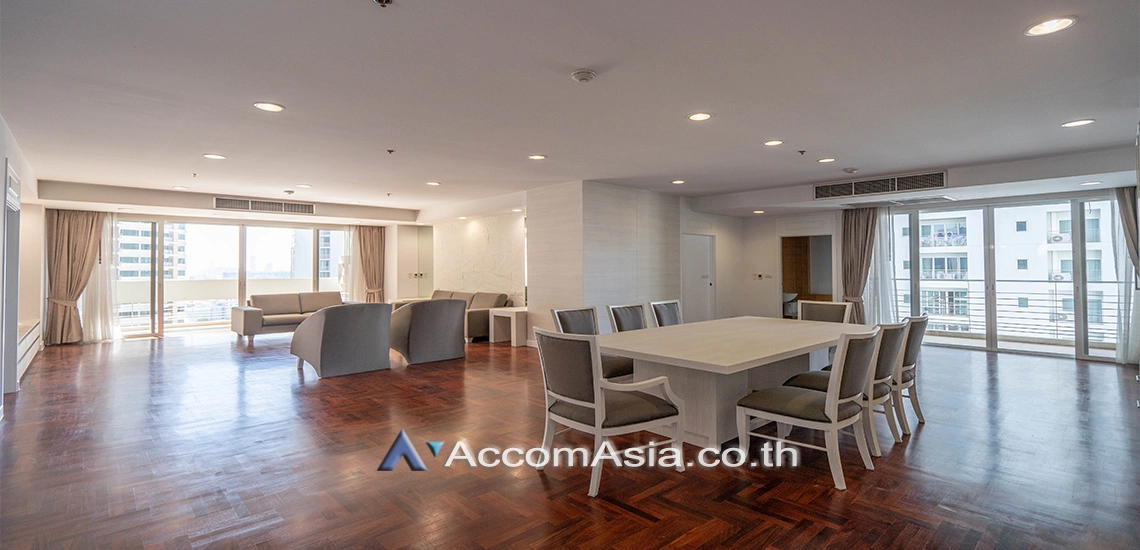  3 Bedrooms  Apartment For Rent in Sukhumvit, Bangkok  near BTS Phrom Phong (1418151)