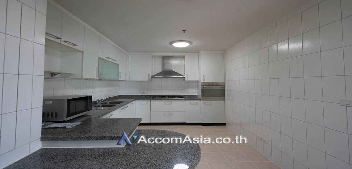 unit 3 Bedrooms  Apartment For Rent in Sukhumvit, Bangkok  near BTS Phrom Phong (1418151)