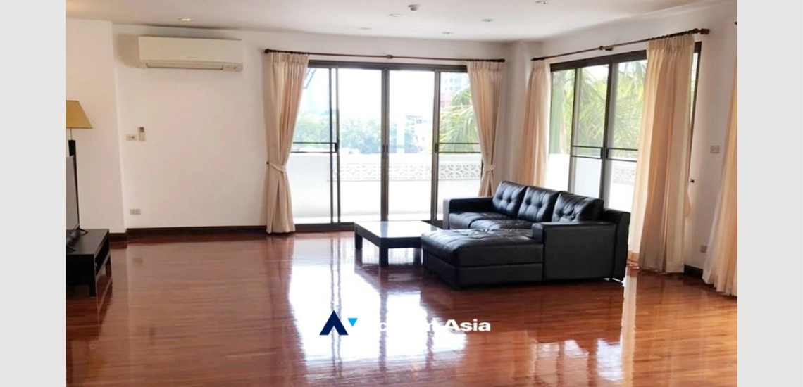  3 Bedrooms  Apartment For Rent in Ploenchit, Bangkok  near BTS Chitlom (1418152)