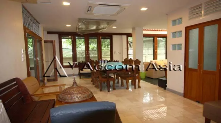  1 Bedroom  Apartment For Rent in Phaholyothin, Bangkok  near BTS Ari (1418180)