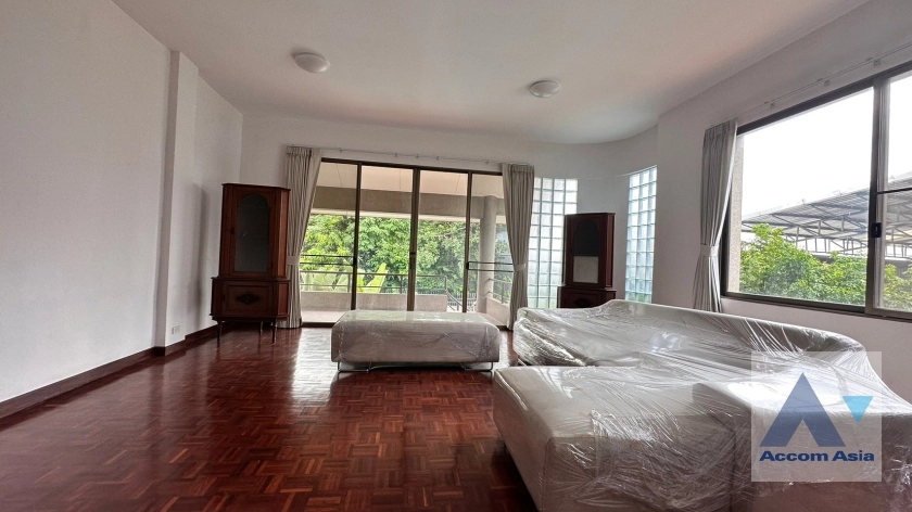 Home Office, Pet friendly |  Townhouse Phaholyothin Townhouse  3 Bedroom for Rent BTS Ari in Phaholyothin Bangkok