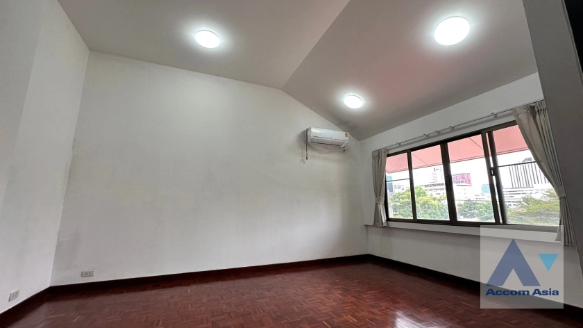 13  3 br Townhouse For Rent in Phaholyothin ,Bangkok BTS Ari at Townhouse Phaholyothin 1818217