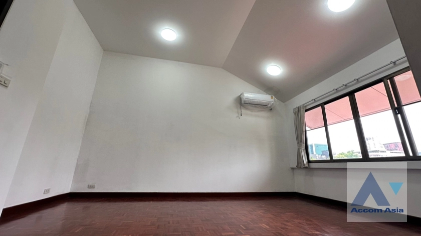 14  3 br Townhouse For Rent in Phaholyothin ,Bangkok BTS Ari at Townhouse Phaholyothin 1818217