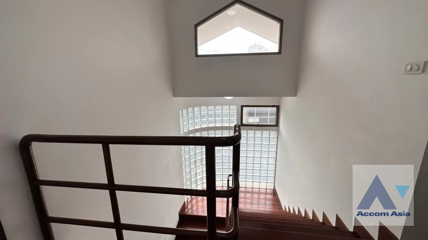 8  3 br Townhouse For Rent in Phaholyothin ,Bangkok BTS Ari at Townhouse Phaholyothin 1818217