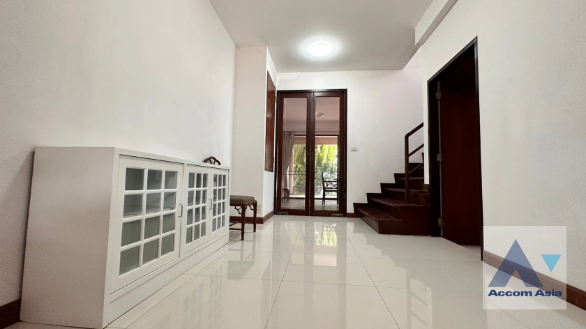  1  3 br Townhouse For Rent in Phaholyothin ,Bangkok BTS Ari at Townhouse Phaholyothin 1818217