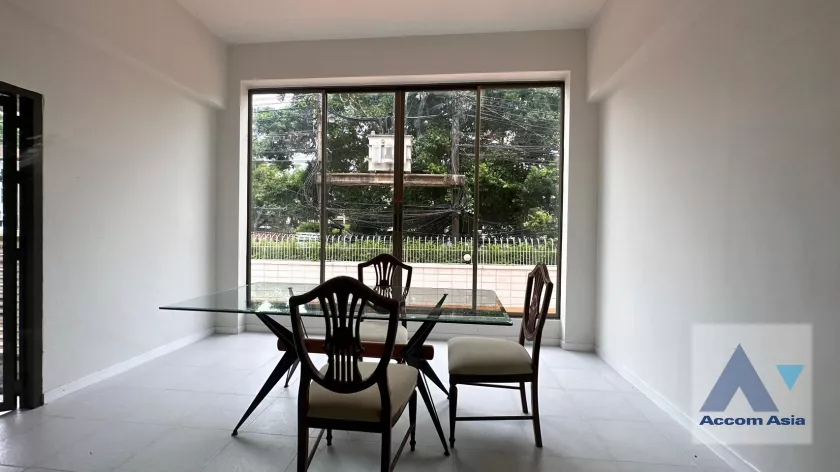 Home Office, Pet friendly |  3 Bedrooms  Townhouse For Rent in Phaholyothin, Bangkok  near BTS Ari (1818219)