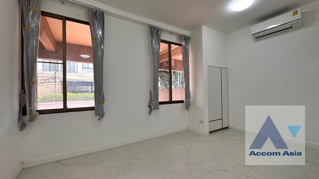 6  3 br Townhouse For Rent in Phaholyothin ,Bangkok BTS Ari at Townhouse Phaholyothin 1818220