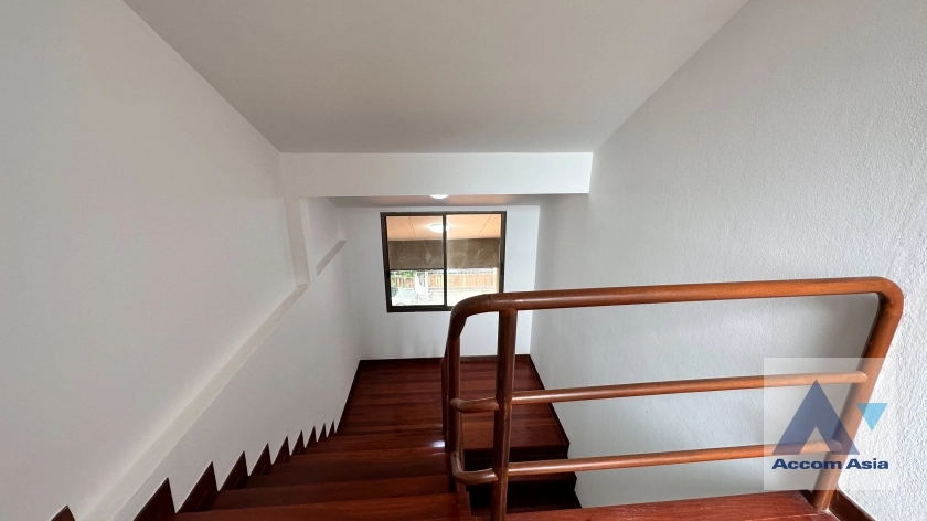 8  3 br Townhouse For Rent in Phaholyothin ,Bangkok BTS Ari at Townhouse Phaholyothin 1818221