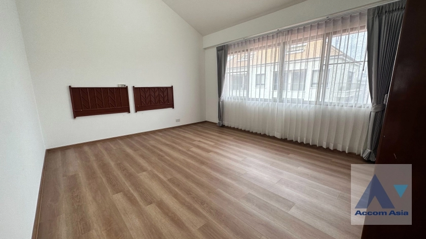 12  3 br Townhouse For Rent in Phaholyothin ,Bangkok BTS Ari at Townhouse Phaholyothin 1818221