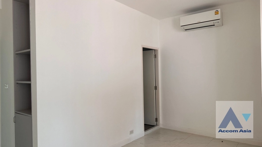 35  6 br Townhouse For Rent in Phaholyothin ,Bangkok BTS Ari at Townhouse Phaholyothin 1818222