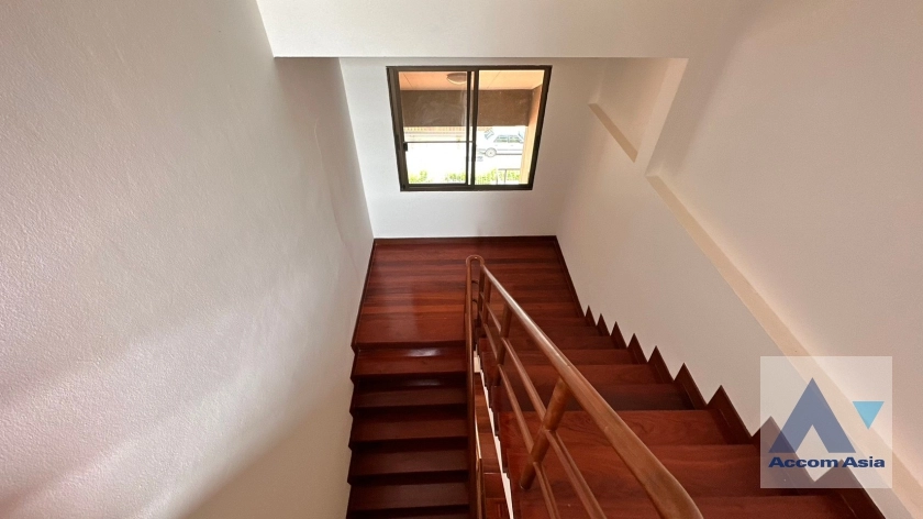 9  6 br Townhouse For Rent in Phaholyothin ,Bangkok BTS Ari at Townhouse Phaholyothin 1818222