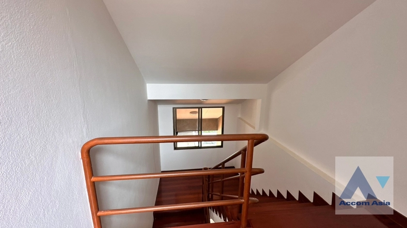 8  6 br Townhouse For Rent in Phaholyothin ,Bangkok BTS Ari at Townhouse Phaholyothin 1818222