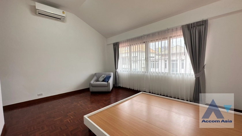15  6 br Townhouse For Rent in Phaholyothin ,Bangkok BTS Ari at Townhouse Phaholyothin 1818222