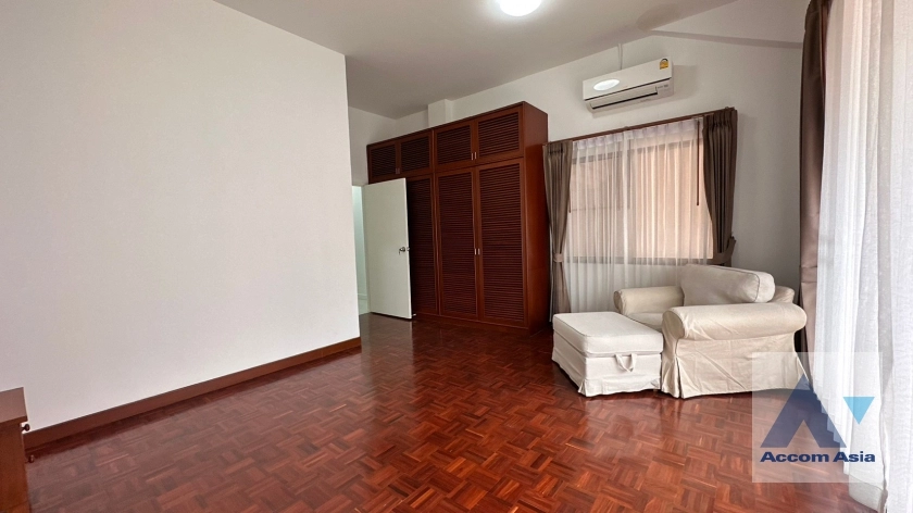 17  6 br Townhouse For Rent in Phaholyothin ,Bangkok BTS Ari at Townhouse Phaholyothin 1818222