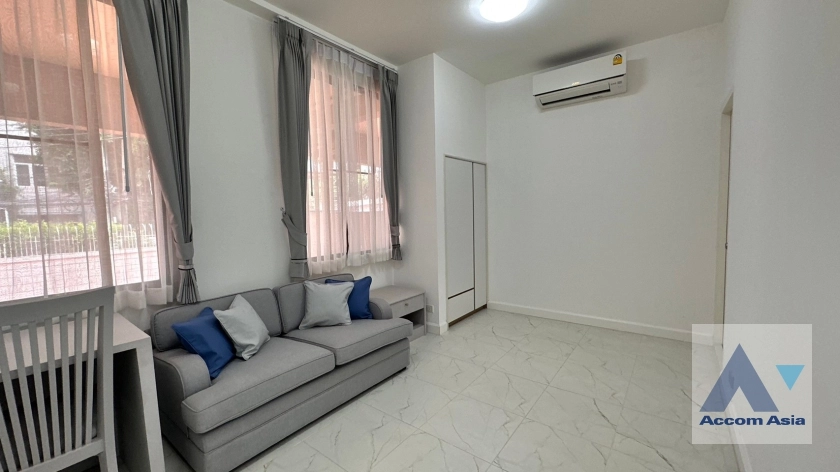 27  6 br Townhouse For Rent in Phaholyothin ,Bangkok BTS Ari at Townhouse Phaholyothin 1818222