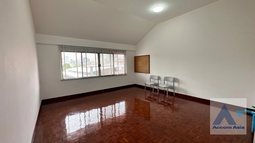 28  6 br Townhouse for rent and sale in Phaholyothin ,Bangkok BTS Ari at Townhouse Phaholyothin 1818223