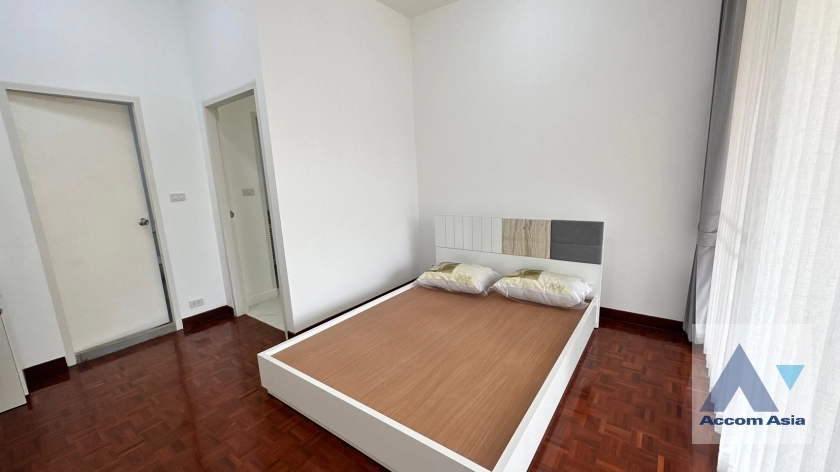 36  6 br Townhouse for rent and sale in Phaholyothin ,Bangkok BTS Ari at Townhouse Phaholyothin 1818223