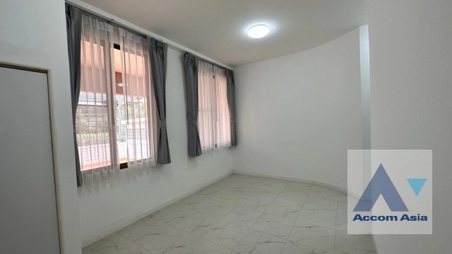 13  6 br Townhouse for rent and sale in Phaholyothin ,Bangkok BTS Ari at Townhouse Phaholyothin 1818223