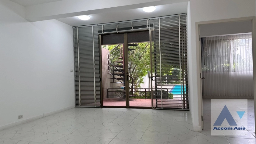 5  6 br Townhouse for rent and sale in Phaholyothin ,Bangkok BTS Ari at Townhouse Phaholyothin 1818223