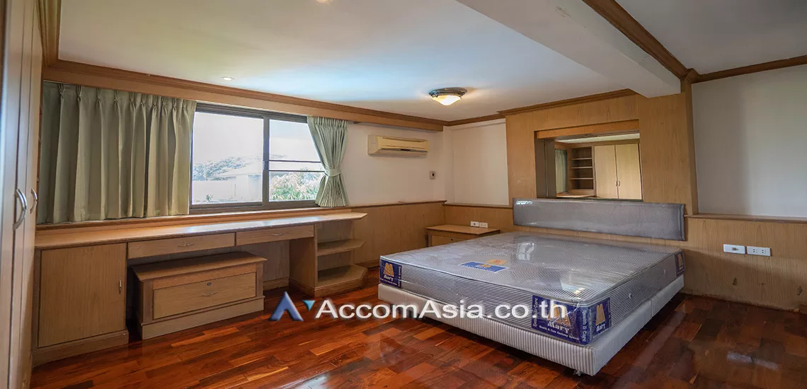 6  4 br Apartment For Rent in Sathorn ,Bangkok BTS Chong Nonsi at Pool and Greenery 10157