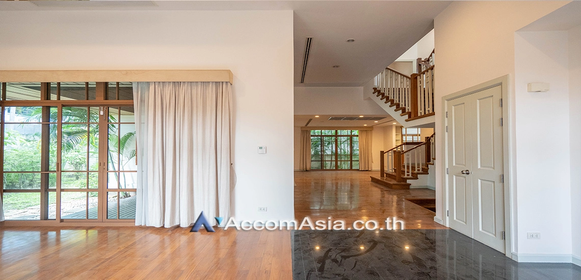 unit 4 Bedrooms  House For Rent in Sukhumvit, Bangkok  near BTS Phra khanong (1818236)