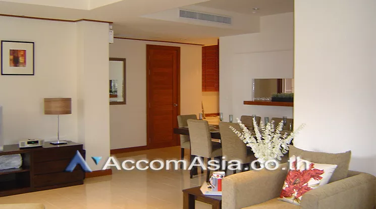  3 Bedrooms  Apartment For Rent in Sathorn, Bangkok  near BTS Chong Nonsi (10158)