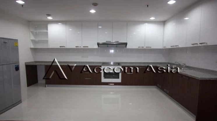 unit 2 Bedrooms  Condominium For Rent in Sukhumvit, Bangkok  near BTS Phrom Phong (1518240)