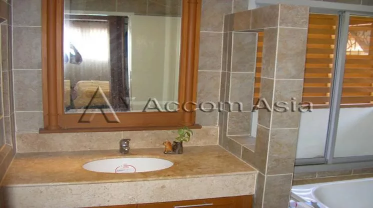 6  3 br House for rent and sale in Pattanakarn ,Bangkok  at Moo Baan Krongthong 1818248