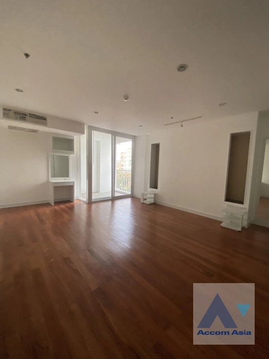 unitPet friendly |  3 Bedrooms  Apartment For Rent in Sukhumvit, Bangkok  near BTS Ekkamai (1418280)