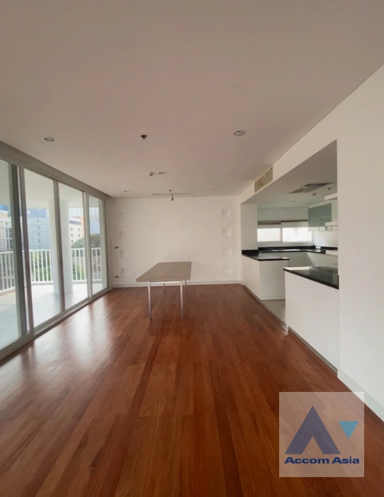 unitPet friendly |  3 Bedrooms  Apartment For Rent in Sukhumvit, Bangkok  near BTS Ekkamai (1418280)