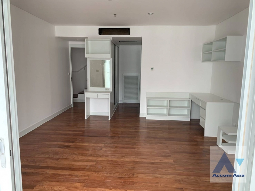 5  3 br Apartment For Rent in Sukhumvit ,Bangkok BTS Ekkamai at Ekkamai Family Apartment 1418282