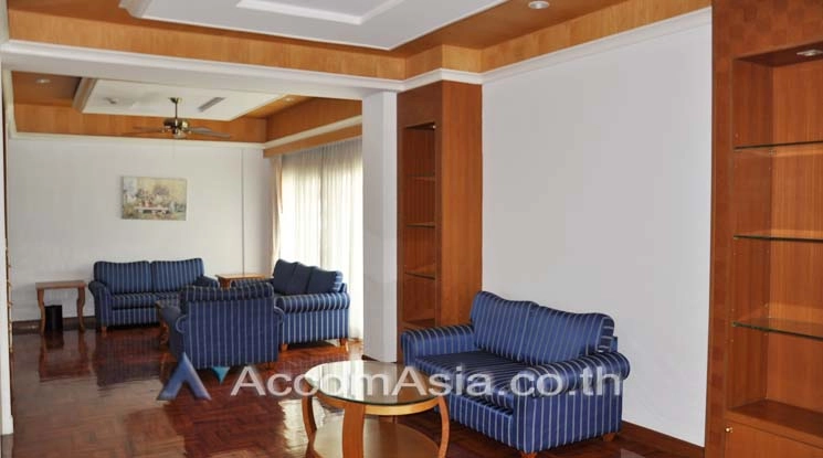 Pet friendly |  Comfortable and Fully Furnished Apartment near BTS Apartment  3 Bedroom for Rent BTS Nana in Sukhumvit Bangkok
