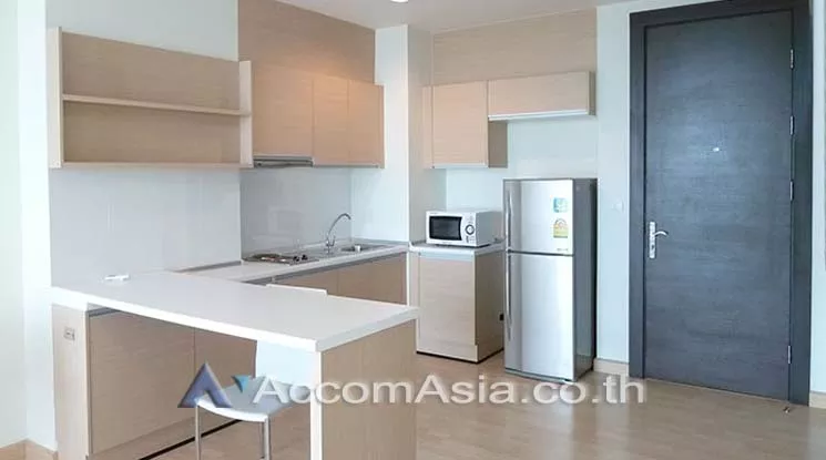  2 Bedrooms  Condominium For Rent in Ratchadapisek, Bangkok  near MRT Ratchadaphisek (1518300)