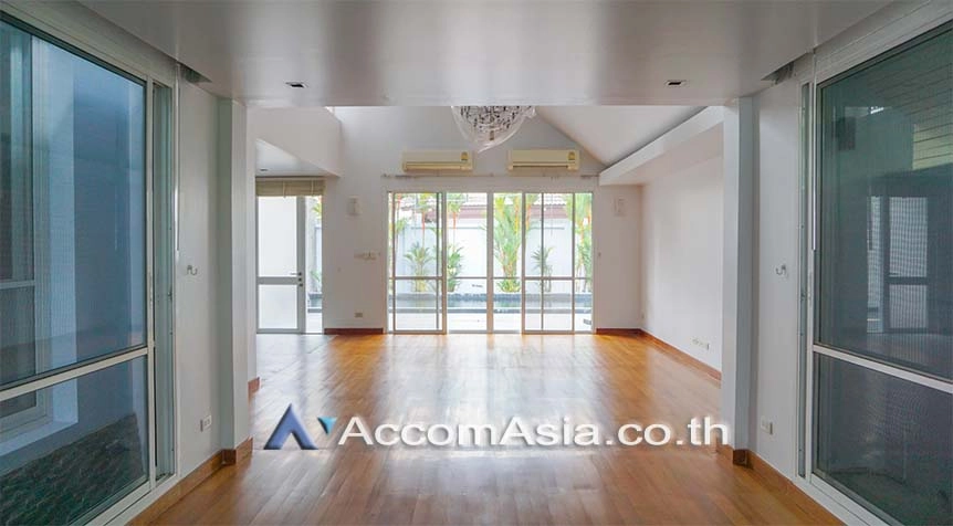 unitPrivate Swimming Pool |  5 Bedrooms  House For Rent in Sukhumvit, Bangkok  near BTS Ekkamai (2318352)