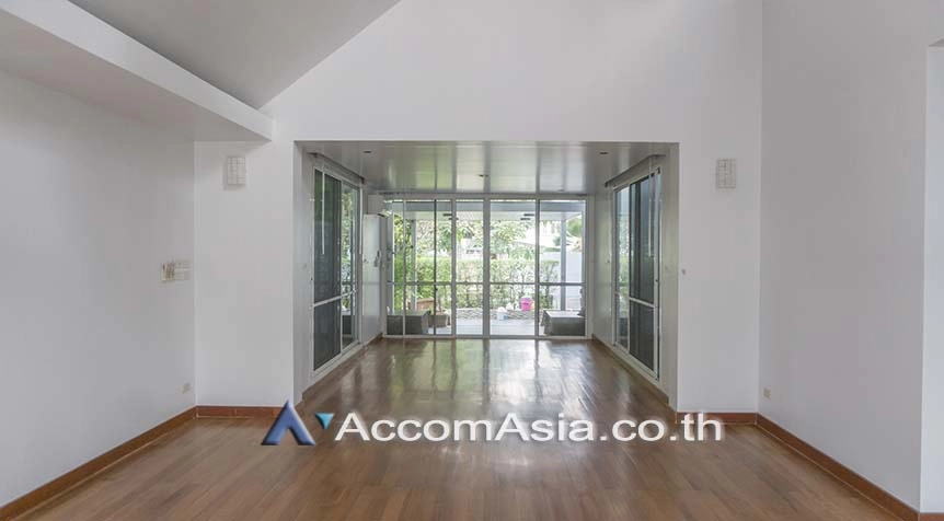 4  5 br House For Rent in Sukhumvit ,Bangkok BTS Ekkamai 2318352