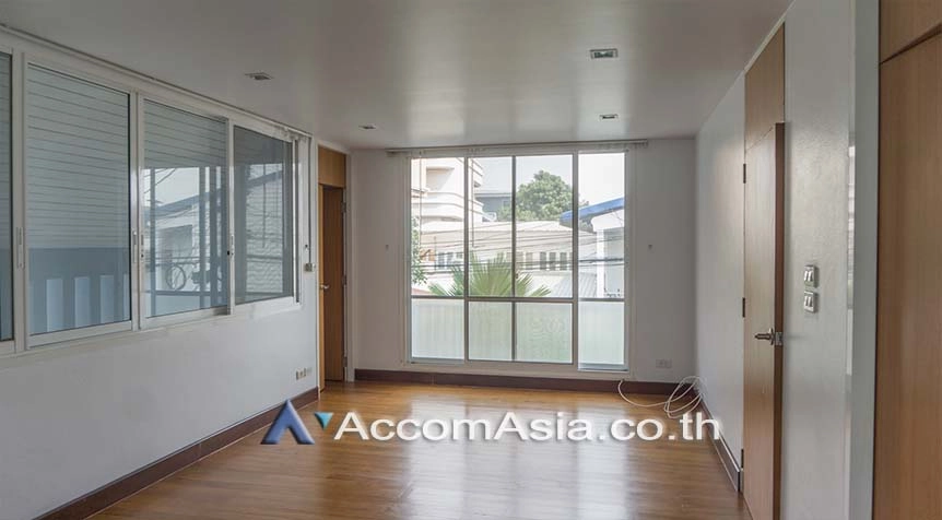 6  5 br House For Rent in Sukhumvit ,Bangkok BTS Ekkamai 2318352