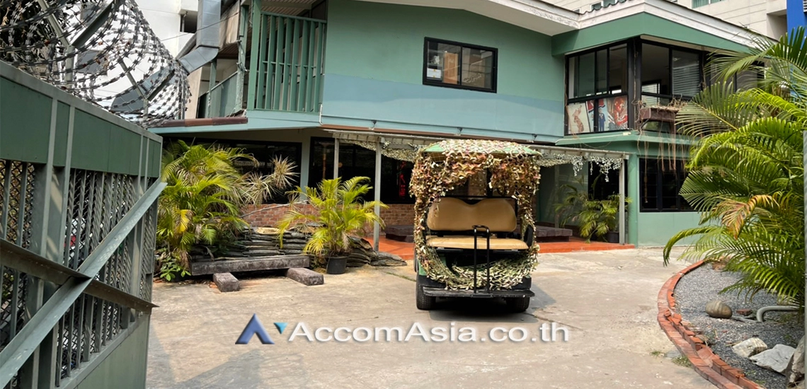  2  3 br House for rent and sale in Sukhumvit ,Bangkok BTS Ekkamai 1718377