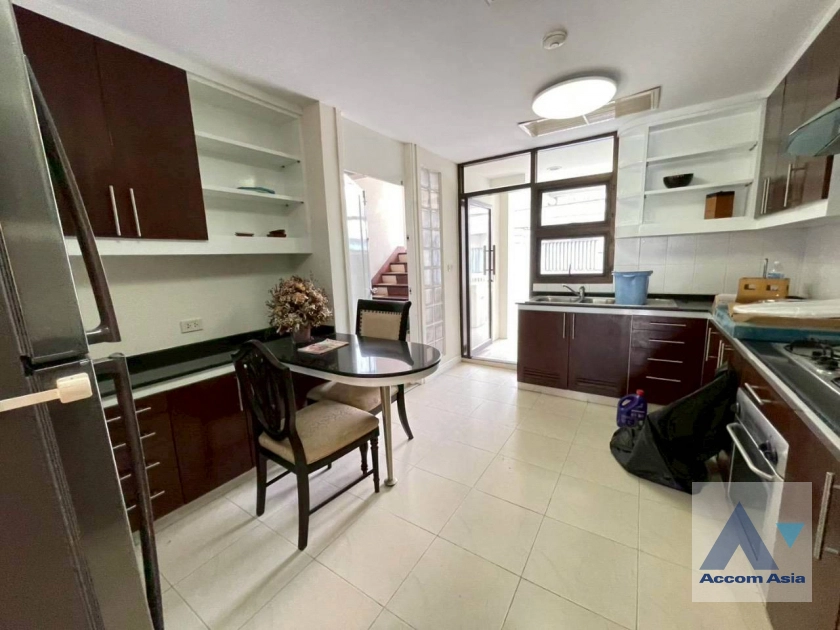 unitPet friendly |  3 Bedrooms  Apartment For Rent in Sukhumvit, Bangkok  near BTS Phrom Phong (1418397)