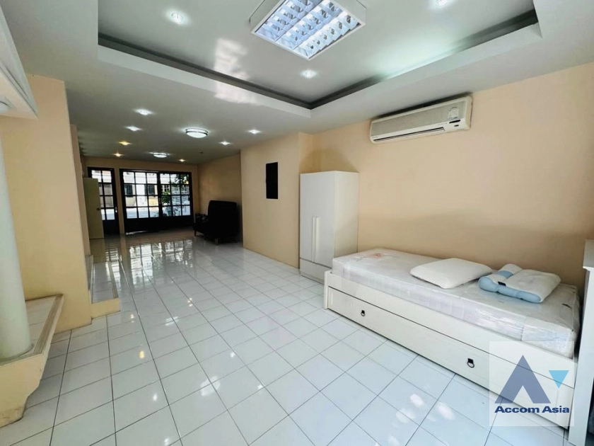 12  4 br Townhouse for rent and sale in Sukhumvit ,Bangkok BTS Phrom Phong at Chicha Castle 1818447