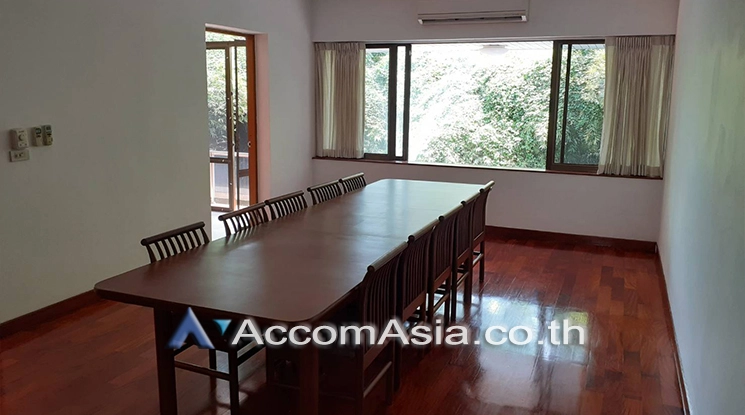 unitPet friendly |  4 Bedrooms  House For Rent in Sathorn, Bangkok  near BTS Saint Louis (60035)
