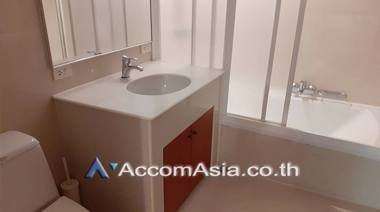 unitPet friendly |  4 Bedrooms  House For Rent in Sathorn, Bangkok  near BTS Saint Louis (60035)