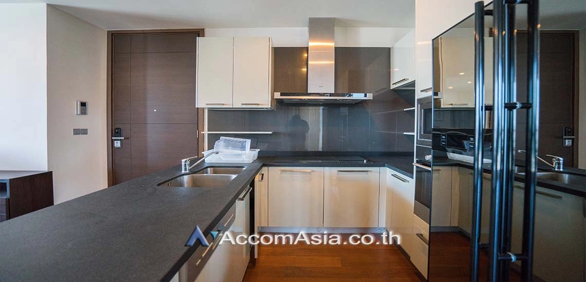 unit 3 Bedrooms  Condominium For Rent & Sale in Sukhumvit, Bangkok  near BTS Thong Lo (1518526)
