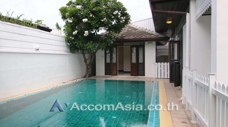 1  4 br House For Rent in Sukhumvit ,Bangkok BTS Phra khanong 2318549