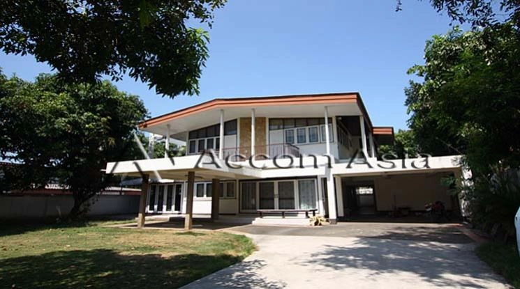 unitHome Office |  3 Bedrooms  House For Rent in Sukhumvit, Bangkok  near BTS Ekkamai (2318550)