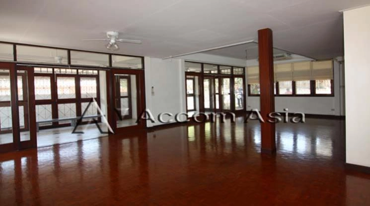 unitHome Office |  3 Bedrooms  House For Rent in Sukhumvit, Bangkok  near BTS Ekkamai (2318550)