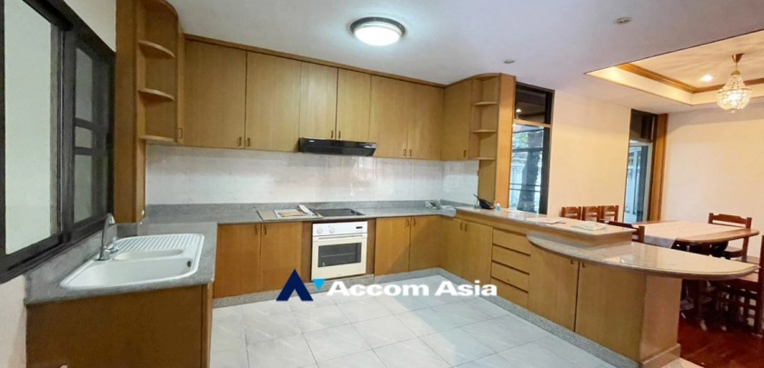 unitGarden, Pet friendly |  5 Bedrooms  House For Rent in Phaholyothin, Bangkok  near BTS Ari (1918551)