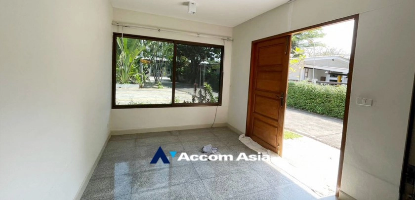 18  5 br House For Rent in Phaholyothin ,Bangkok BTS Ari 1918551