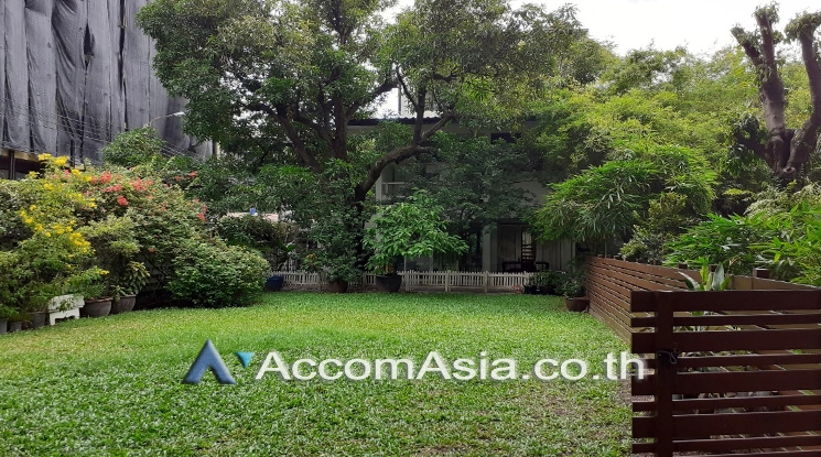 Home Office, Pet friendly |  2 Bedrooms  House For Rent in Ploenchit, Bangkok  near BTS Ploenchit (1718582)